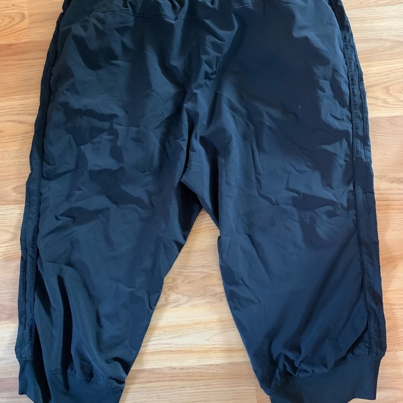 Gap Fit cropped pants - Picture 2 of 5